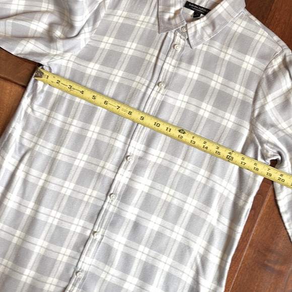 Banana Republic Dillon Classic Fit Plaid Button Down Size Small Gray Cream Soft - Picture 6 of 10